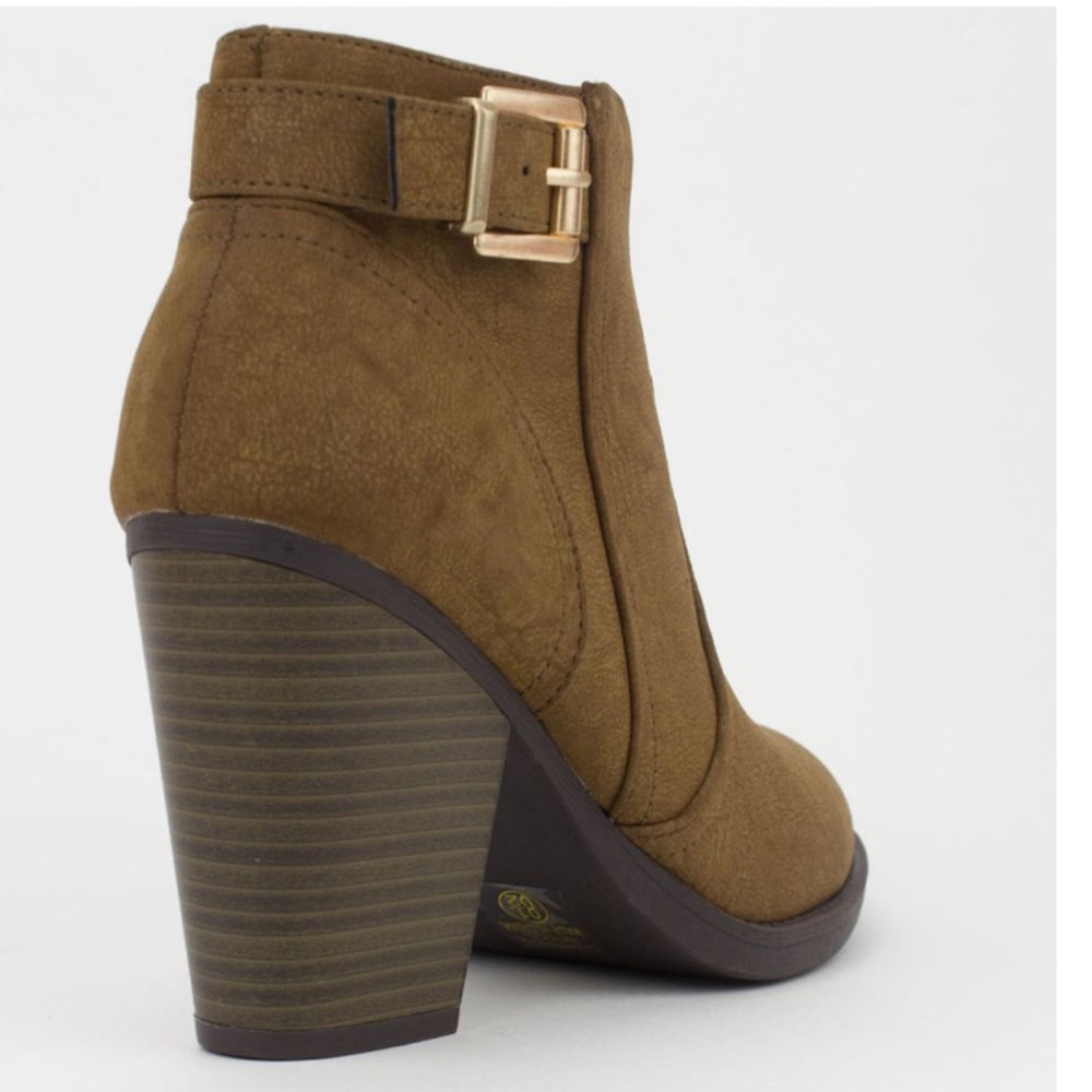 Tan Chunky Heel Buckle Detail Western Ankle Bootie - Picture 3 of 5